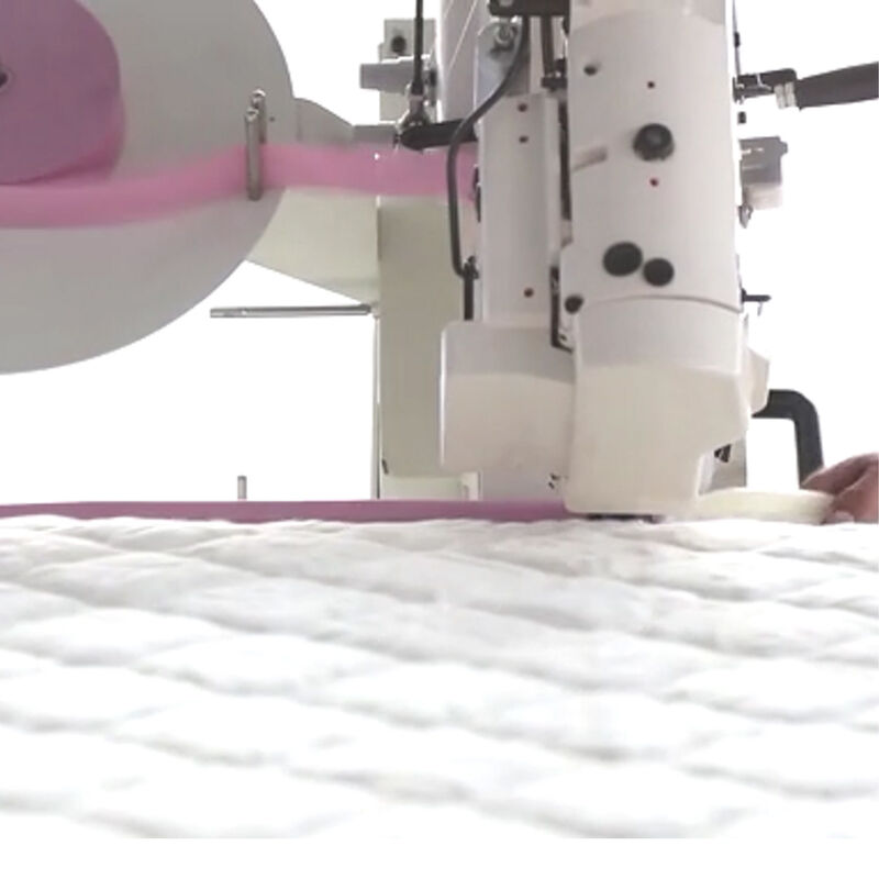 เครื่องจักรติดเทปขอบที่นอน ความจุ 15 ชิ้น/นาที การทำงานที่ยืดหยุ่น อุปกรณ์สายการผลิตโรงงานผลิตที่นอน