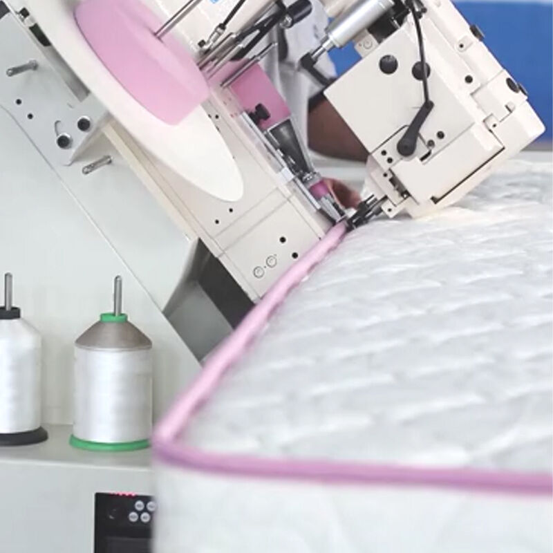 เครื่องจักรติดเทปขอบที่นอน ความจุ 15 ชิ้น/นาที การทำงานที่ยืดหยุ่น อุปกรณ์สายการผลิตโรงงานผลิตที่นอน